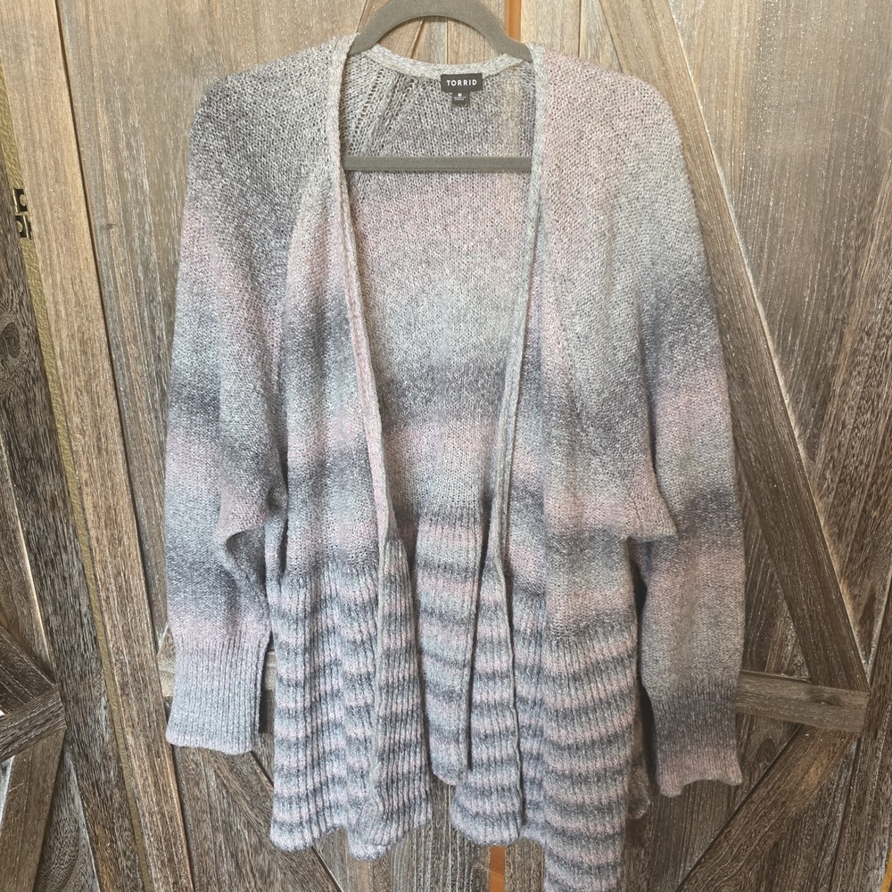Torrid Sweater Women's Size 5 Light Gray & Pink Stripes Ombre Cardigan Open